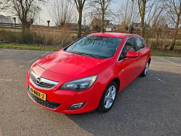 Occasion Opel Astra Sport 154 PK (113 kW) 2010 Rood Hatchback