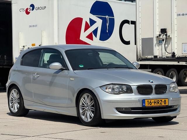 Occasion BMW 120 Executive 170 PK (125 kW) 2007 Grijs (metallic) Hatchback