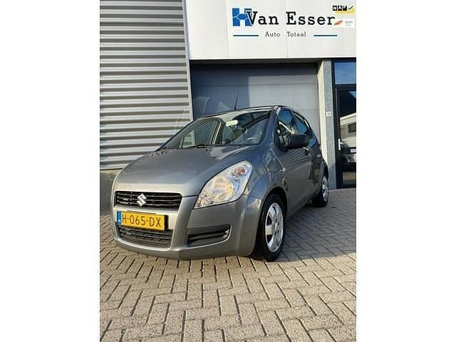 Grijs Gebruikt 2009 Suzuki Splash Hatchback | € 3.150 (Goede deal) - Afbeelding 1/4