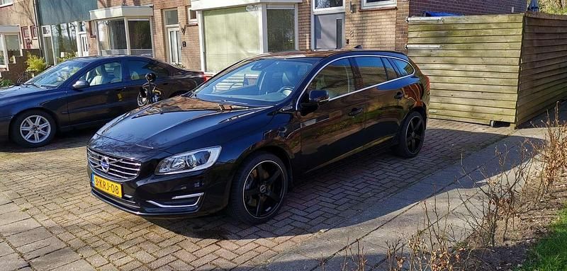 Zwart Gebruikt 2013 Volvo V60 Stationwagen | € 9.500 - Afbeelding 1/3