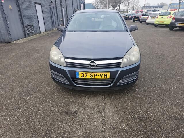 Grijs Gebruikt 2006 Opel Astra Business Hatchback | € 1.499 (Eerlijke prijs) - Afbeelding 1/4