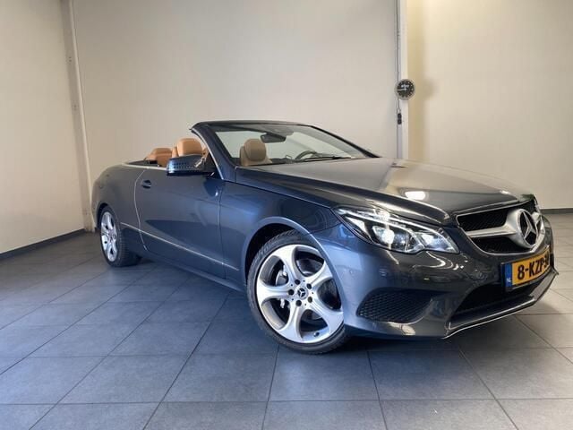 Grijs Gebruikt 2013 Mercedes E200 Prestige Cabriolet | € 26.950 - Afbeelding 1/4