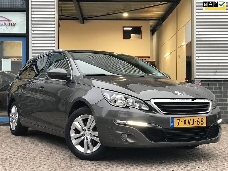 Grijs Occasion 2015 Peugeot 308 Stationwagen | € 5.950 (Eerlijke prijs) - Afbeelding 1/4