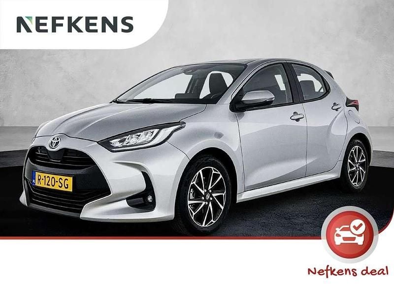 Grijs Gebruikt 2022 Toyota Yaris Hybrid Hatchback | € 20.725 (Goede deal) - Afbeelding 1/3