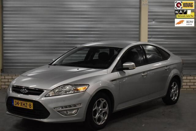 Grijs Gebruikt 2012 Ford Mondeo Business Edition Hatchback | € 7.950 (Goede deal) - Afbeelding 1/4