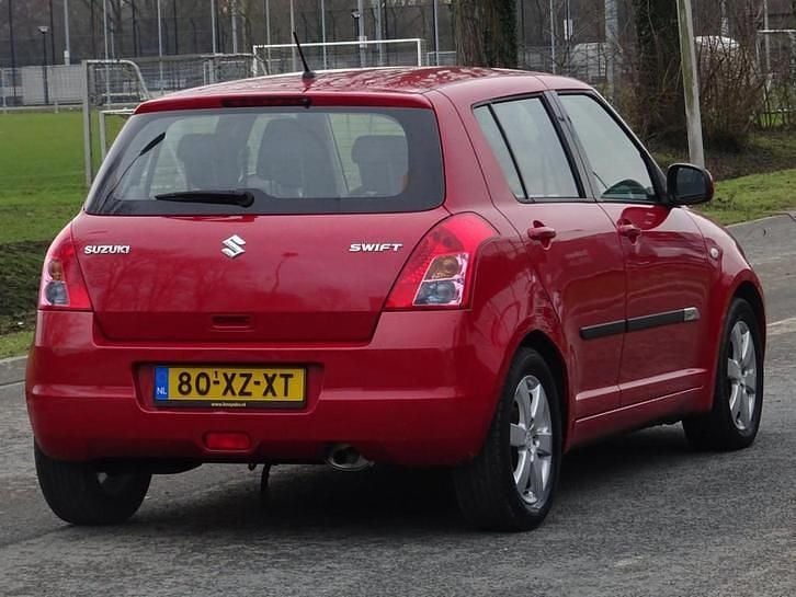 Occasion Suzuki Swift 93 PK (68 kW) 2008 Rood Hatchback