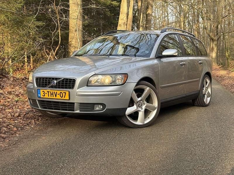 Grijs Occasion 2005 Volvo V50 Momentum Stationwagen | € 3.499 (Goede deal) - Afbeelding 1/4