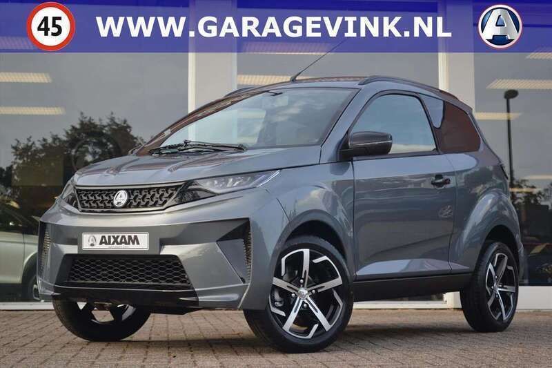 Grijs Gebruikt 2023 Aixam e-Crossover Hatchback | € 19.639 - Afbeelding 1/4