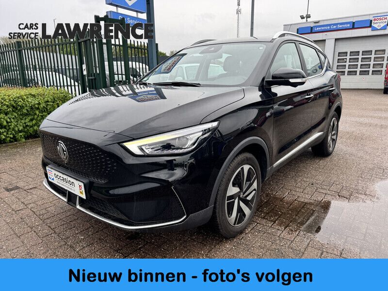 Zwart Gebruikt 2022 MG ZS Luxury Sedan | € 20.449 (Eerlijke prijs) - Afbeelding 1/3