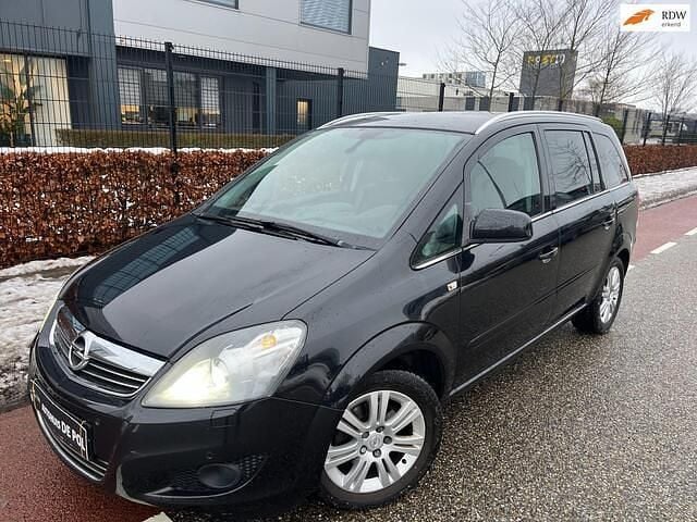 Zwart (metallic) Gebruikt 2014 Opel Zafira Edition MPV | € 6.995 (Eerlijke prijs) - Afbeelding 1/4