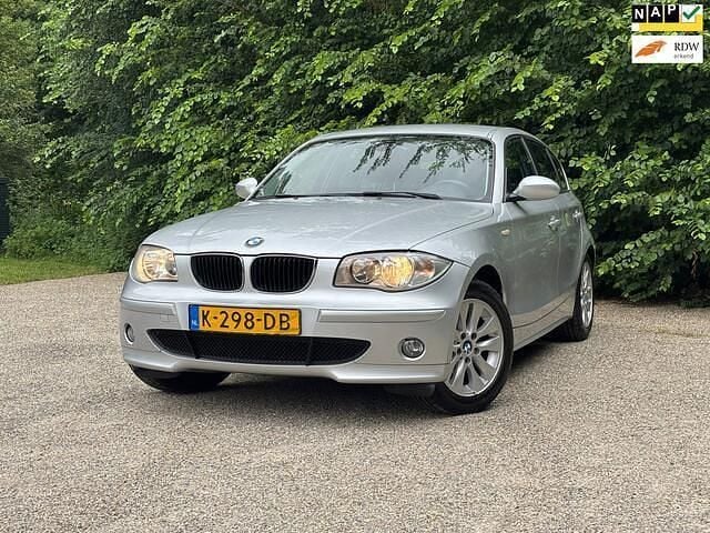 Grijs Gebruikt 2006 BMW 118 Hatchback | € 2.750 (Eerlijke prijs) - Afbeelding 1/4