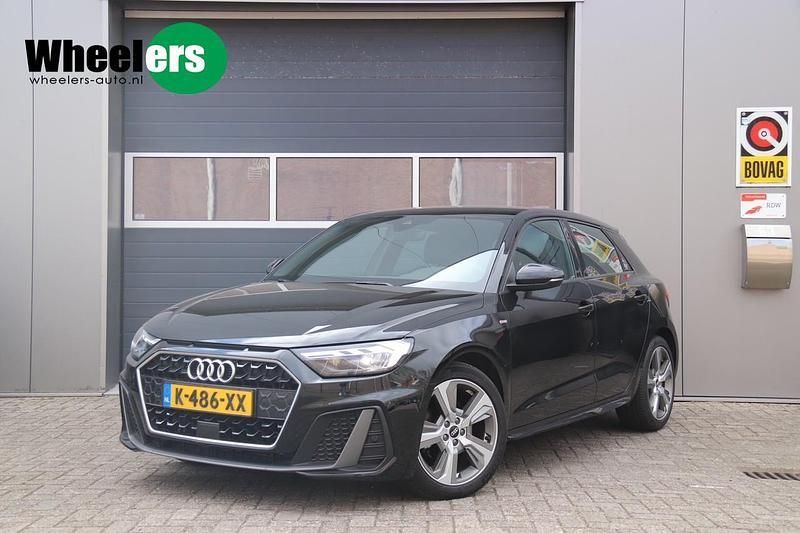 Zwart Gebruikt 2021 Audi A1 Sportback Proline Hatchback | € 20.995 (Duur) - Afbeelding 1/4