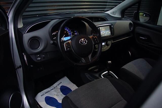 Occasion Toyota Yaris Trend 74 PK (54 kW) 2017 Grijs Hatchback