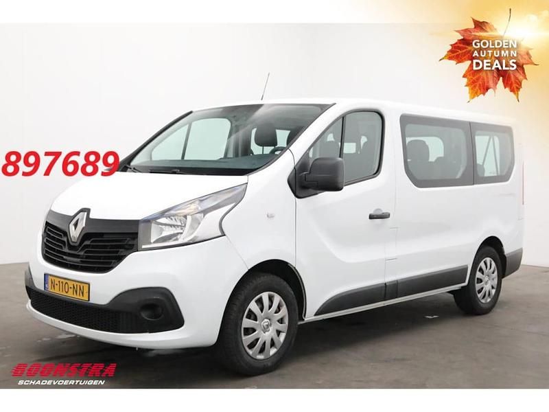 Wit Gebruikt 2017 Renault Trafic Expression MPV | € 9.450 - Afbeelding 1/4