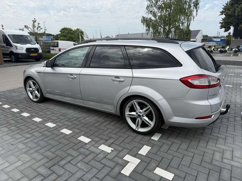 Grijs Gebruikt 2011 Ford Mondeo Trend Stationwagen | € 4.000 (Duur) - Afbeelding 1/4