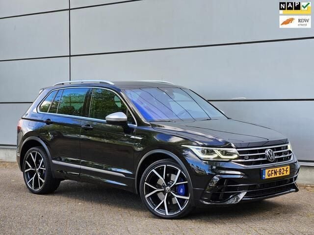 Zwart Gebruikt 2023 VW Tiguan Edition SUV | € 59.450 (Eerlijke prijs) - Afbeelding 1/4