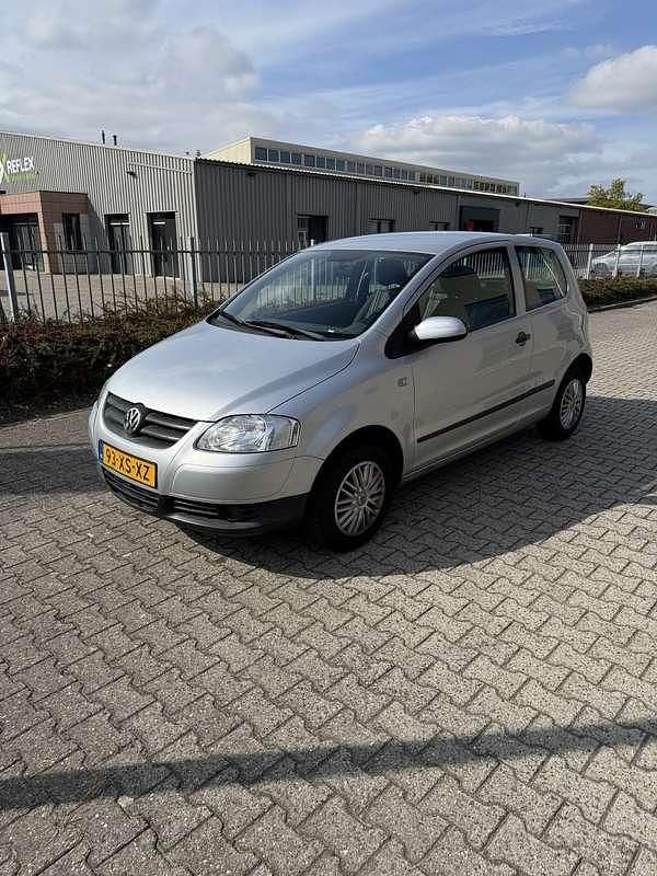 Grijs Gebruikt 2007 VW Fox Trendline Hatchback | € 999 (Goede deal) - Afbeelding 1/4