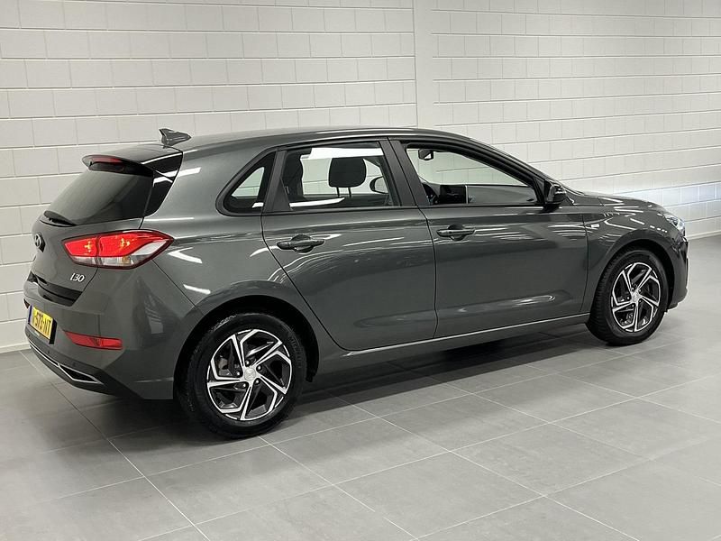 Occasion Hyundai i30 Comfort 120 PK (88 kW) 2021 Grijs Hatchback
