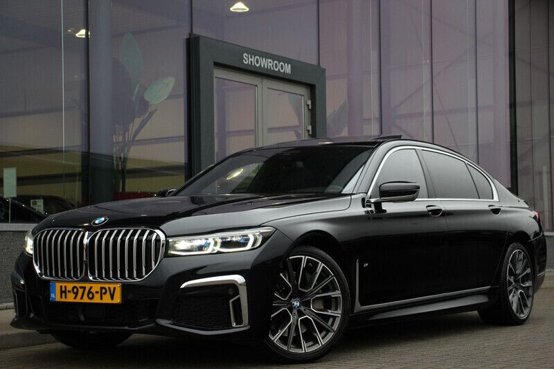 Zwart Gebruikt 2020 BMW 750L Executive Sedan | € 69.900 - Afbeelding 1/4