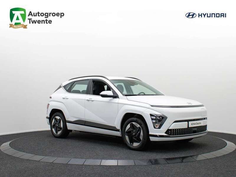 Wit Nieuw 2025 Hyundai Kona Comfort SUV | € 42.785 (Duur) - Afbeelding 1/4