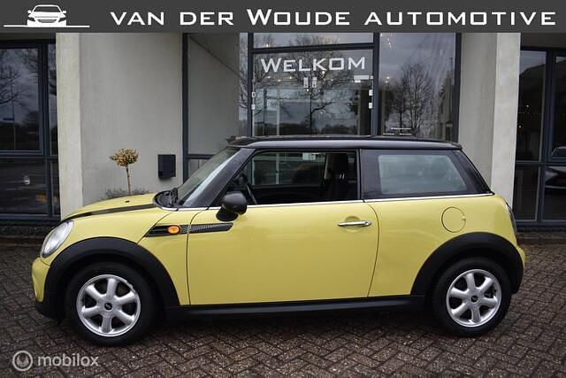 Occasion Mini ONE 75 PK (55 kW) 2010 Geel Hatchback