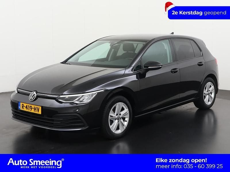 Zwart Gebruikt 2022 VW Golf VIII Style Hatchback | € 17.740 (Super prijs) - Afbeelding 1/4