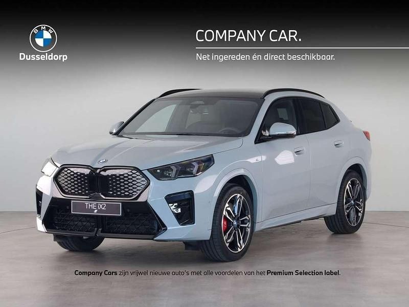Grijs Gebruikt 2025 BMW iX2 M Sport SUV | € 64.518 (Duur) - Afbeelding 1/4
