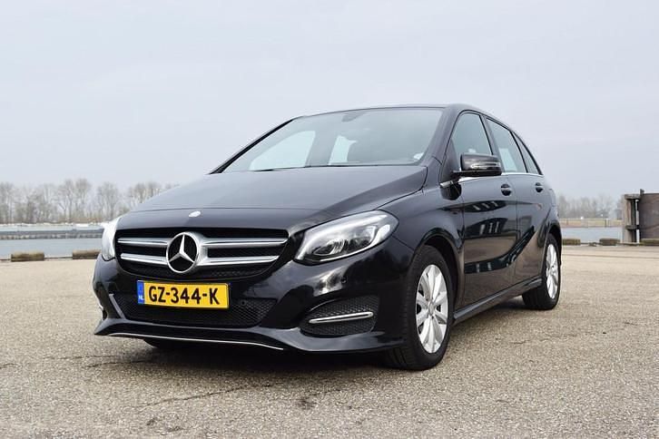 Occasion Mercedes B180 123 PK (90 kW) 2015 Zwart MPV