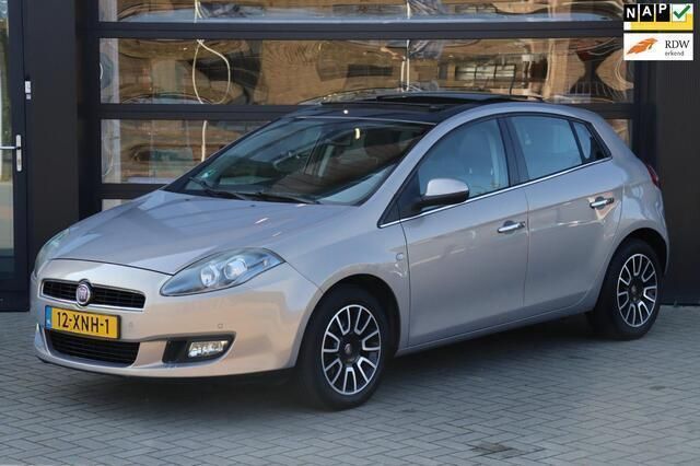 Beige Gebruikt 2012 Fiat Bravo Hatchback | € 2.495 - Afbeelding 1/4