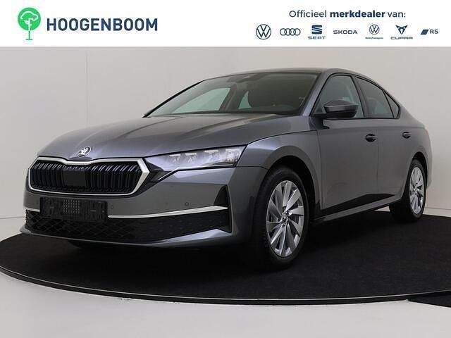 Grijs Nieuw 2025 Skoda Octavia First Edition Hatchback | € 38.450 (Eerlijke prijs) - Afbeelding 1/4