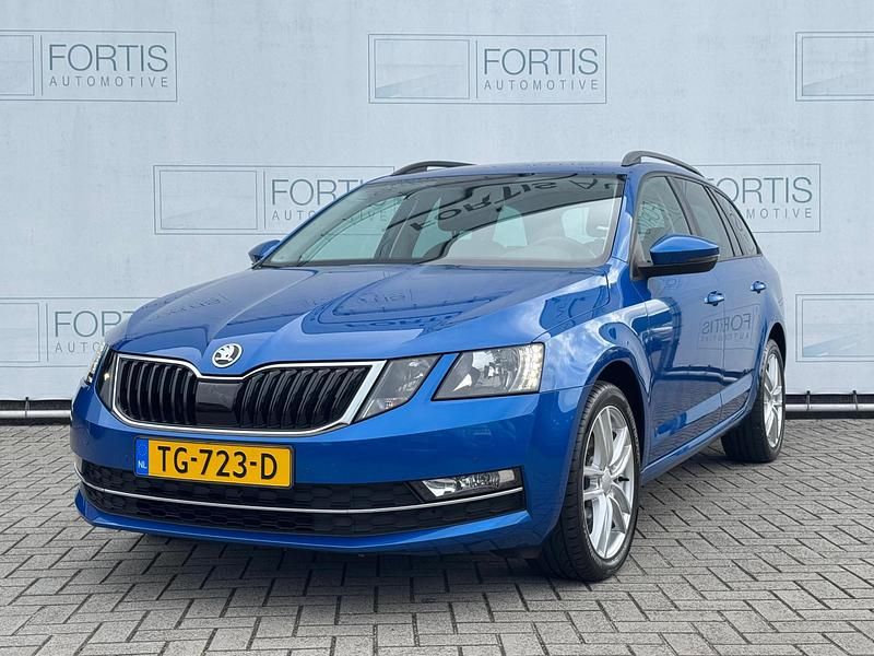 Blauw Gebruikt 2018 Skoda Octavia Business Line Stationwagen | € 17.900 (Eerlijke prijs) - Afbeelding 1/4