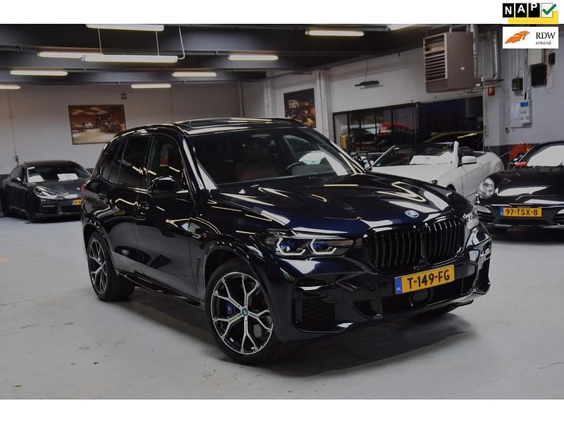 Zwart Gebruikt 2023 BMW X5 Executive SUV | € 65.800 (Goede deal) - Afbeelding 1/4