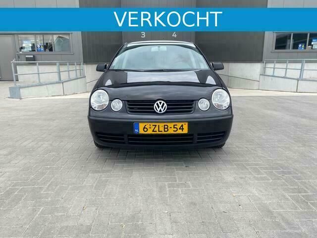 Zwart Gebruikt 2003 VW Polo Hatchback | € 1.950 (Iets duurder) - Afbeelding 1/4