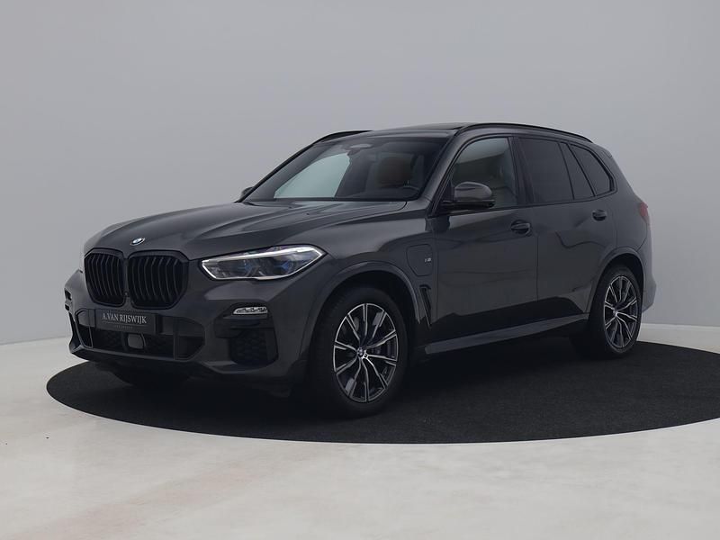Grijs Gebruikt 2021 BMW X5 Executive SUV | € 64.500 (Eerlijke prijs) - Afbeelding 1/4