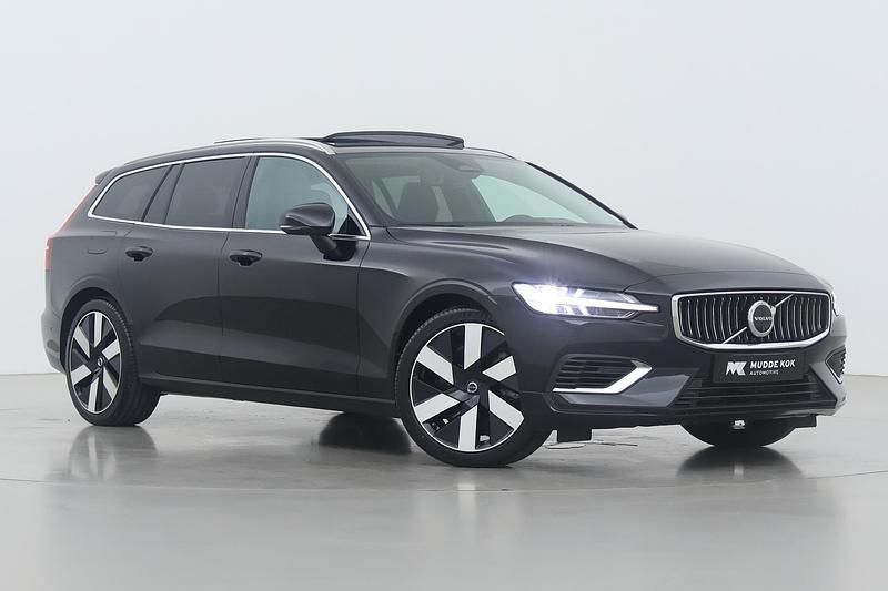 Zwart Gebruikt 2024 Volvo V60 Plus Stationwagen | € 42.700 (Super prijs) - Afbeelding 1/1