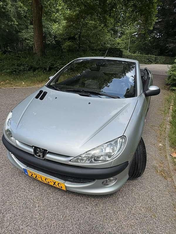 Gebruikt 2003 Peugeot 206 CC Cabriolet | € 1.999 (Eerlijke prijs) - Afbeelding 1/4