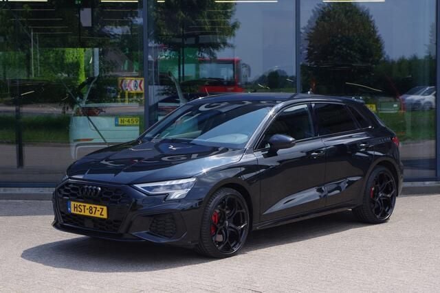Zwart, metallic lak Gebruikt 2021 Audi A3 Sportback Competition Hatchback | € 28.450 (Goede deal) - Afbeelding 1/4