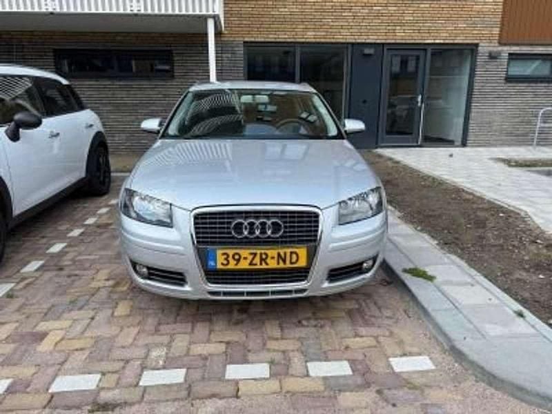 Grijs Gebruikt 2008 Audi A3 Attraction Hatchback | € 8.250 (Duur) - Afbeelding 1/4