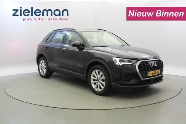 Zwart Gebruikt 2021 Audi Q3 Business SUV | € 26.845 (Eerlijke prijs) - Afbeelding 1/4