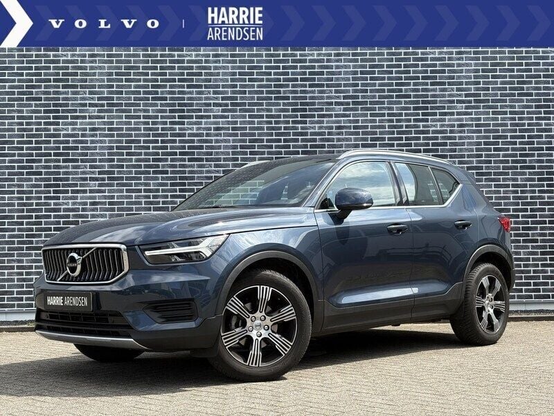 Blauw Gebruikt 2021 Volvo XC40 Inscription SUV | € 30.899 (Eerlijke prijs) - Afbeelding 1/4