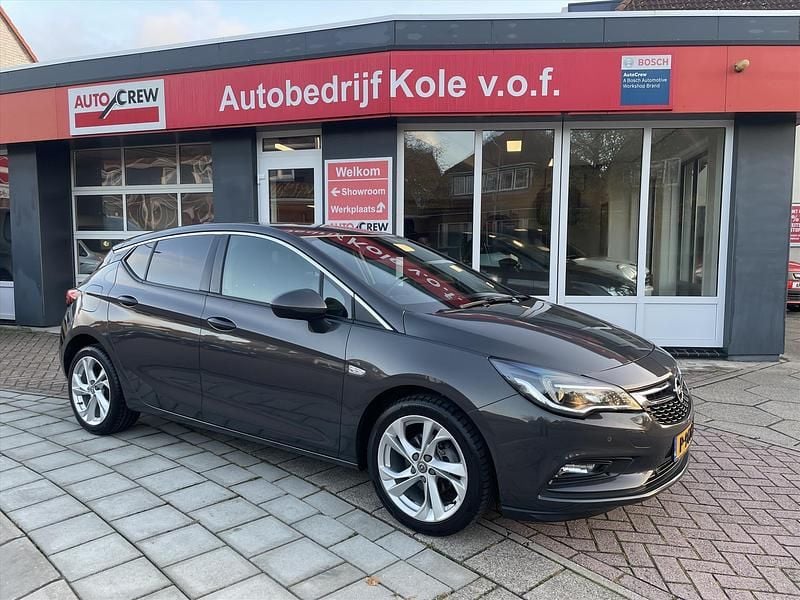Grijs Gebruikt 2022 Opel Astra Hatchback | € 11.450 (Super prijs) - Afbeelding 1/4