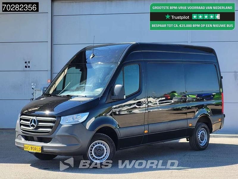 Zwart Gebruikt 2023 Mercedes Sprinter Van | € 28.900 (Goede deal) - Afbeelding 1/3