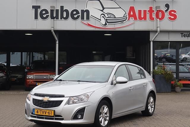 Grijs Gebruikt 2013 Chevrolet Cruze LTZ Hatchback | € 4.985 (Goede deal) - Afbeelding 1/4