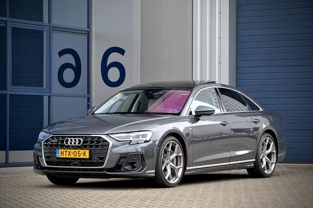 Grijs Gebruikt 2024 Audi A8 S-Line Sedan | € 89.445 - Afbeelding 1/4