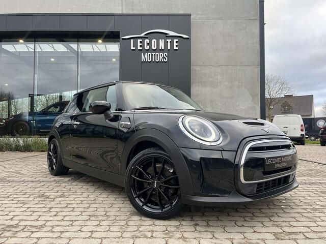 Zwart Occasion 2022 Mini Cooper SE Hatchback | € 22.500 (Eerlijke prijs) - Afbeelding 1/4