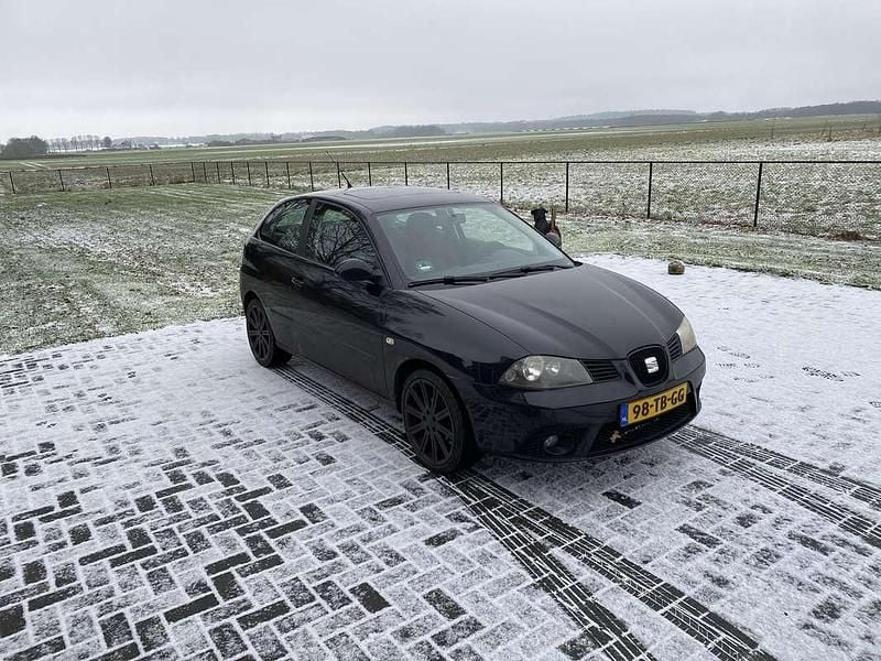 Zwart Occasion 2006 Seat Ibiza Hatchback | € 750 (Super prijs) - Afbeelding 1/4