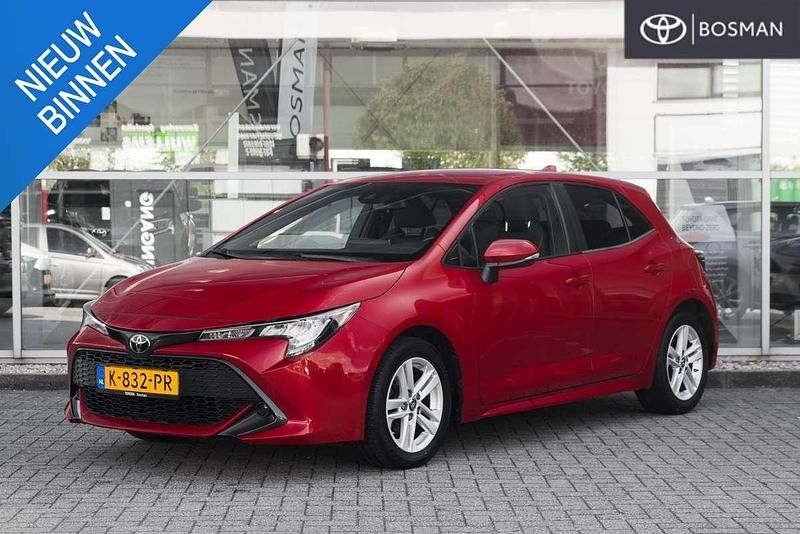 Rood Gebruikt 2021 Toyota Corolla Active Hatchback | € 20.450 (Eerlijke prijs) - Afbeelding 1/4