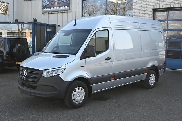 Occasion Mercedes E-Sprinter 114 kW (156 PK) 2024 Zilver Van
