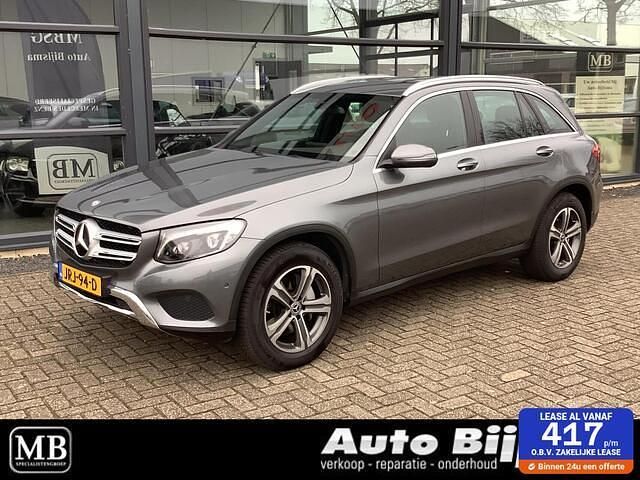 Grijs Gebruikt 2017 Mercedes GLC250 Prestige SUV | € 25.995 (Goede deal) - Afbeelding 1/4