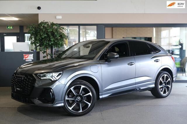 Grijs, metallic lak Gebruikt 2022 Audi Q3 Sportback S-Line SUV | € 36.950 (Super prijs) - Afbeelding 1/4